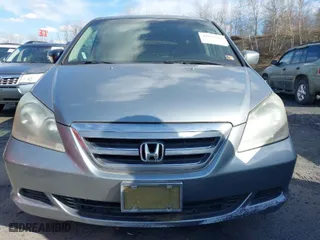 2006 Honda Odyssey EX-L with VIN 5FNRL38746B000868, listed as a IAAI auction lot 41871612 with 151054 miles. Bid and sale history available at carsss.com. Image 6.