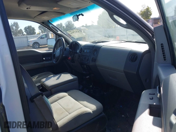 2007 Ford F-150 XLT with VIN 1FTPX14527KD42148, listed as a IAAI auction lot 42077816 with 267,360 mi miles. Bid and sale history available at carsss.com. Image 5.