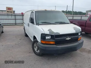 2003 Chevrolet Express Cargo z VIN 1GCHG35U231130341, wystawiony jako IAAI lot #41927806 z przebiegiem 260 934 mil mil oraz . Historia ofert i sprzedaży dostępna na DreamBid. Obrazek 1.