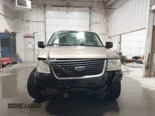 2003 Ford Expedition Special Service with VIN 1FMPU15L43LC37911, listed as a IAAI auction lot 41220050 with 221,976 mi miles. Bid and sale history available at carsss.com. Image 12.