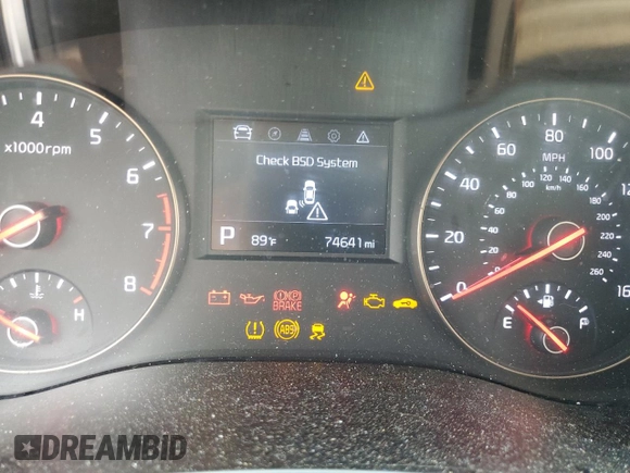 2017 Kia Cadenza Premium z VIN KNALC4J11H5041574, wystawiony jako Copart lot #56532135 z przebiegiem 74 641 mil mil oraz Szkoda całkowita • Salvage title. Historia ofert i sprzedaży dostępna na DreamBid. Obrazek 9.