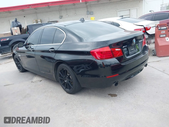 2011 BMW 5 Series 535i z VIN WBAFR7C55BC600687, wystawiony jako IAAI lot #42287337 z przebiegiem 213 734 mil mil oraz . Historia ofert i sprzedaży dostępna na DreamBid. Obrazek 3.