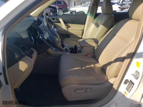2011 Toyota Highlander with VIN 5TDZK3EHXBS029782, listed as a Copart auction lot 46915215 with 201,564 mi miles and Salvage Title. Bid and sale history available at carsss.com. Image 7.