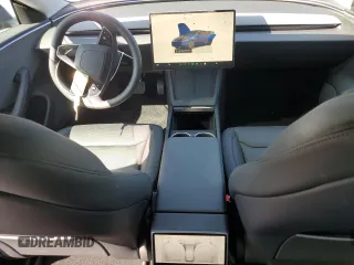 2024 Tesla Model 3 z VIN 5YJ3E1EA2RF846411, wystawiony jako Copart lot #54396985 z przebiegiem 5 162 mil mil oraz Szkoda całkowita • Salvage title. Historia ofert i sprzedaży dostępna na DreamBid. Obrazek 8.