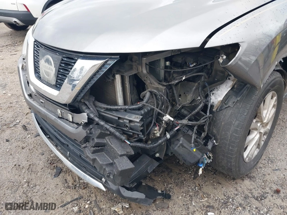 2017 Nissan Rogue SL with VIN 5N1AT2MT7HC863864, listed as a IAAI auction lot 41257835 with 167,597 mi miles. Bid and sale history available at carsss.com. Image 6.