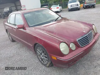 2000 Mercedes-Benz E 320 z VIN WDBJF65J3YA981405, wystawiony jako IAAI lot #42357571 z przebiegiem 216 237 mil mil oraz . Historia ofert i sprzedaży dostępna na DreamBid. Obrazek 1.
