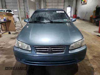 2000 Toyota Camry CE z VIN 4T1BG22K7YU744080, wystawiony jako Copart lot #56675105 z przebiegiem 226 154 mil mil oraz Szkoda całkowita • Salvage title. Historia ofert i sprzedaży dostępna na DreamBid. Obrazek 5.