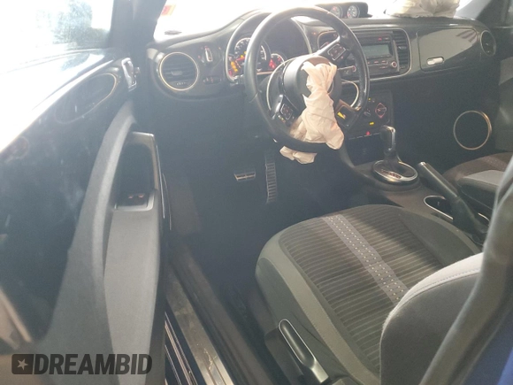 2014 Volkswagen Beetle Turbo R-Line with VIN 3VWVT7AT2EM629047, listed as a Copart auction lot 46820915 with 96,290 mi miles and Salvage Title. Bid and sale history available at DreamBid. Image 8.