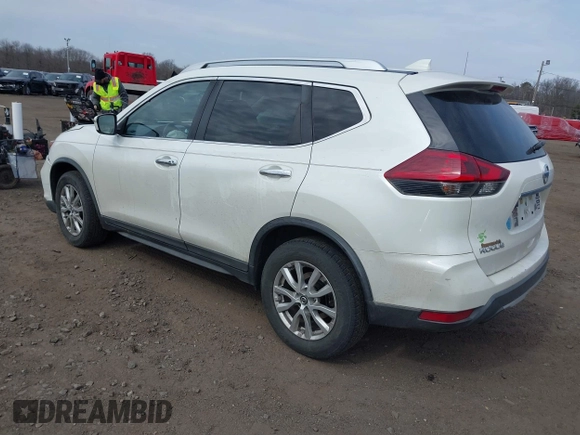 2018 Nissan Rogue SV with VIN KNMAT2MV7JP598545, listed as a IAAI auction lot 41719074 with 173,395 mi miles. Bid and sale history available at carsss.com. Image 3.
