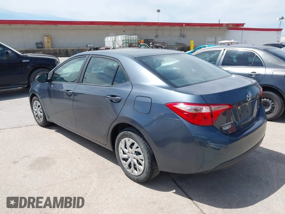 2018 Toyota Corolla L z VIN 5YFBURHE4JP820560, wystawiony jako IAAI lot #42317624 z przebiegiem 84 946 mil mil oraz . Historia ofert i sprzedaży dostępna na DreamBid. Obrazek 14.
