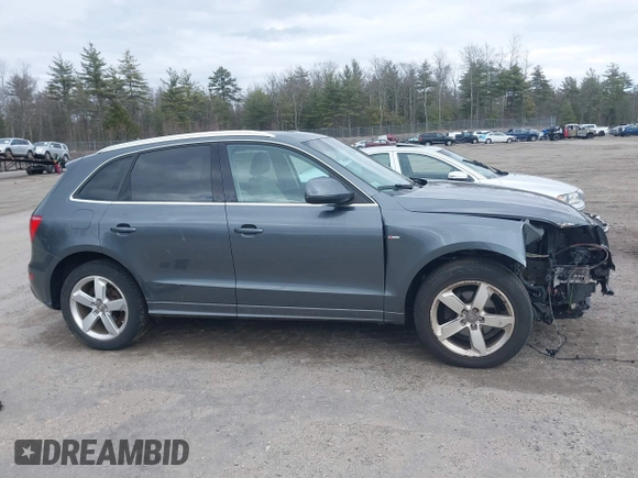 2012 Audi Q5 3.2L Premium Plus with VIN WA1DKAFPXCA080146, listed as a IAAI auction lot 41884166 with 231,000 mi miles. Bid and sale history available at carsss.com. Image 14.