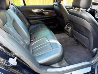 2019 BMW 7 Series 740i z VIN WBA7E2C59KB218XXX, wystawiony jako Copart lot #48633165 z przebiegiem 79 444 mil mil oraz Czysty tytuł • Clean title. Historia ofert i sprzedaży dostępna na DreamBid. Obrazek 6.