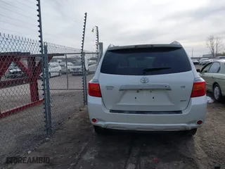 2008 Toyota Highlander Limited with VIN JTEES42A882102218, listed as a IAAI auction lot 41854197 with 283,853 mi miles. Bid and sale history available at carsss.com. Image 17.