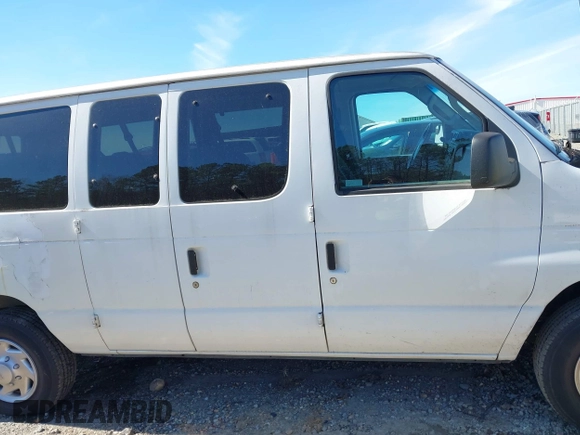 2010 Ford Econoline Passenger XL z VIN 1FBNE3BL2ADA55306, wystawiony jako IAAI lot #41591766 z przebiegiem 109 665 mil mil oraz . Historia ofert i sprzedaży dostępna na DreamBid. Obrazek 13.