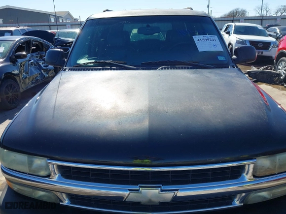 2003 Chevrolet Tahoe LS with VIN 1GNEC13V63R245581, listed as a IAAI auction lot 41599241 with 234,028 mi miles. Bid and sale history available at carsss.com. Image 19.