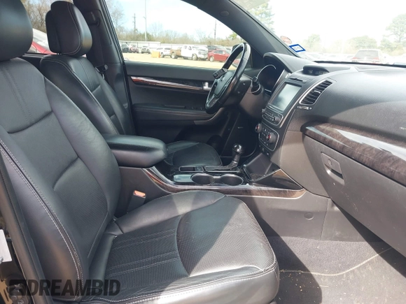 2014 Kia Sorento SX Limited with VIN 5XYKWDA77EG471803, listed as a IAAI auction lot 41682414 with 156,220 mi miles. Bid and sale history available at carsss.com. Image 5.