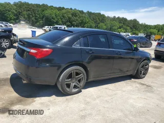 2012 Chrysler 200 Touring z VIN 1C3CCBBB9CN181478, wystawiony jako Copart lot #57318715 z przebiegiem 151 534 mil mil oraz Szkoda całkowita • Salvage title. Historia ofert i sprzedaży dostępna na DreamBid. Obrazek 3.