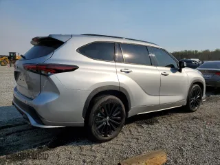 2024 Toyota Highlander LE with VIN 5TDKDRBH3RS531904, listed as a Copart auction lot 50995985 with 12,408 mi miles and Non Repairable. Bid and sale history available at carsss.com. Image 4.