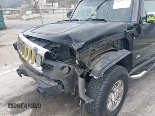 2007 Hummer H3 SUV z VIN 5GTDN13EX78255548, wystawiony jako IAAI lot #42205768 z przebiegiem 150 530 mil mil oraz . Historia ofert i sprzedaży dostępna na DreamBid. Obrazek 6.