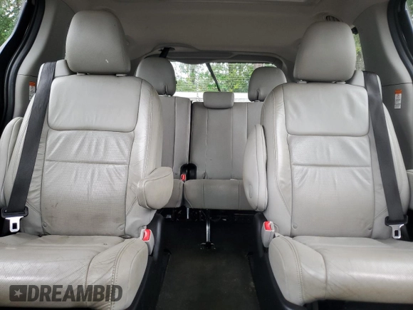 2016 Toyota Sienna XLE с VIN 5TDYK3DC8GS749610, выставлен на аукционе Copart как лот 57579215 с пробегом 167 554 миль миль и Списание • Salvage title. История ставок и продаж доступна на DreamBid. Изображение 10.