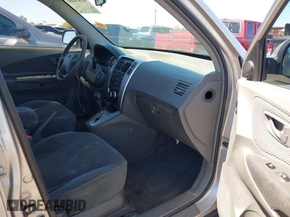 2006 Hyundai Tucson GLS with VIN KM8JN12DX6U357128, listed as a IAAI auction lot 41816481 with 212,846 mi miles. Bid and sale history available at carsss.com. Image 5.