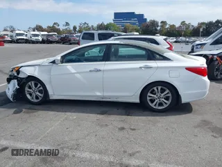 2013 Hyundai Sonata Limited with VIN 5NPEC4AC3DH585887, listed as a IAAI auction lot 42046976 with 126,675 mi miles and . Bid and sale history available at carsss.com. Image 14.