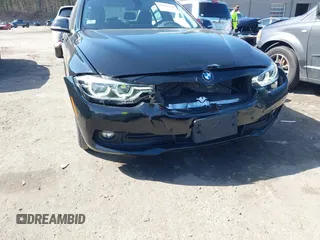 2018 BMW 3 Series 320i xDrive with VIN WBA8A3C53JA489544, listed as a IAAI auction lot 41948325 with 68,322 mi miles and . Bid and sale history available at DreamBid. Image 6.