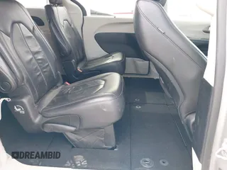 2017 Chrysler Pacifica Touring L with VIN 2C4RC1BG1HR803027, listed as a IAAI auction lot 41896775 with 112,896 mi miles and . Bid and sale history available at DreamBid. Image 8.