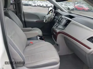 2014 Toyota Sienna Limited z VIN 5TDDK3DC4ES081882, wystawiony jako IAAI lot #42270167 z przebiegiem 58 723 mil mil oraz . Historia ofert i sprzedaży dostępna na DreamBid. Obrazek 5.
