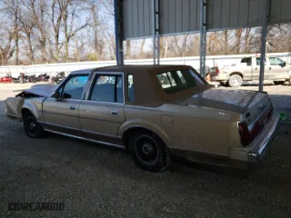 1986 Lincoln Town Car with VIN 1LNBP96F8GY685103, listed as a Copart auction lot 45800225 with 11,820 mi miles and Salvage Title. Bid and sale history available at carsss.com. Image 2.