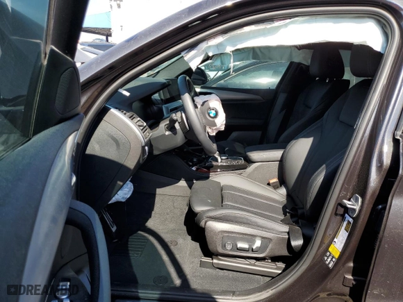 2023 BMW X4 xDrive30i with VIN 5UX33DT03P9P56353, listed as a Copart auction lot 38783133 with 2,903 mi miles. Bid and sale history available at carsss.com. Image 7.