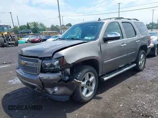 2013 Chevrolet Tahoe LTZ with VIN 1GNSKCE0XDR373858, listed as a IAAI auction lot 42456875 with 297,084 mi miles and . Bid and sale history available at DreamBid. Image 17.