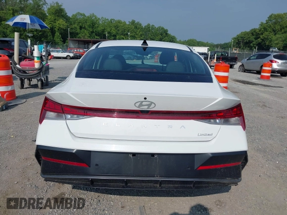 2024 Hyundai Elantra Limited с VIN KMHLP4DG9RU800577, выставлен на аукционе IAAI как лот 42484059 с пробегом 24 731 миль миль и . История ставок и продаж доступна на DreamBid. Изображение 15.