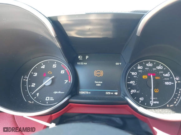 2017 Alfa Romeo Giulia Ti with VIN ZARFAECN0H7560749, listed as a IAAI auction lot 41674283 with 109,678 mi miles. Bid and sale history available at carsss.com. Image 7.