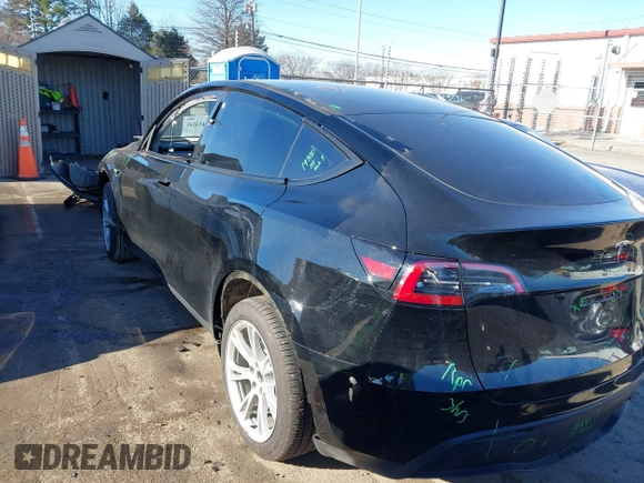 2024 Tesla Model Y Long Range with VIN 7SAYGDEE6RA276983, listed as a IAAI auction lot 41614141 with 4,472 mi miles and . Bid and sale history available at DreamBid. Image 3.