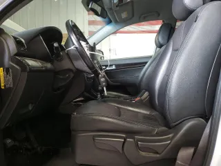 2015 Kia Sorento LX z VIN 5XYKTCA65FG644018, wystawiony jako Copart lot #60134275 z przebiegiem 96 892 mil mil oraz Nie do naprawy • Non repairable. Historia ofert i sprzedaży dostępna na DreamBid. Obrazek 7.