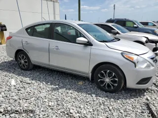 2019 Nissan Versa Sedan SV with VIN 3N1CN7AP2KL843340, listed as a Copart auction lot 54449775 with 172,083 mi miles and Clean Title. Bid and sale history available at carsss.com. Image 4.