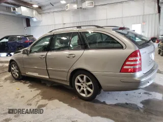 2005 Mercedes-Benz C 240 z VIN WDBRH81JX5F565395, wystawiony jako Copart lot #69967244 z przebiegiem 141 692 mil mil oraz Nie do naprawy. Historia ofert i sprzedaży dostępna na DreamBid. Obrazek 2.