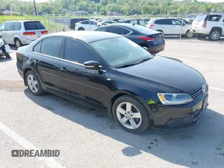 2013 Volkswagen Jetta TDI w/Premium с VIN 3VWLL7AJ9DM368679, выставлен на аукционе IAAI как лот 42092889 с пробегом 124 077 миль миль и . История ставок и продаж доступна на DreamBid. Изображение 1.