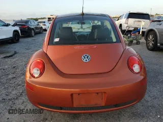 2010 Volkswagen New Beetle Coupe with VIN 3VWRW3AG8AM032953, listed as a Copart auction lot 77869254 with 0 mi miles and Clean Title. Bid and sale history available at carsss.com. Image 6.