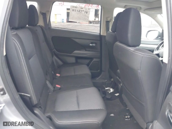 2017 Mitsubishi Outlander SE with VIN JA4AZ3A38HZ008370, listed as a IAAI auction lot 41718119 with 73,446 mi miles. Bid and sale history available at carsss.com. Image 8.