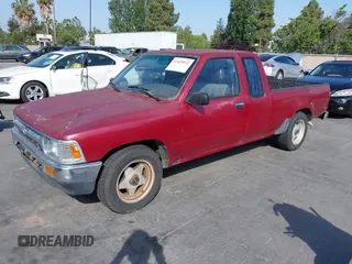 1993 Toyota Pickup z VIN JT4VN93D3P5037082, wystawiony jako IAAI lot #42429972 z przebiegiem 187 284 mil mil oraz . Historia ofert i sprzedaży dostępna na DreamBid. Obrazek 2.