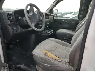 2007 GMC Savana Cargo Van with VIN 1GTFG15X671172541, listed as a Copart auction lot 86310954 with 163,795 mi miles and Salvage Title. Bid and sale history available at carsss.com. Image 7.