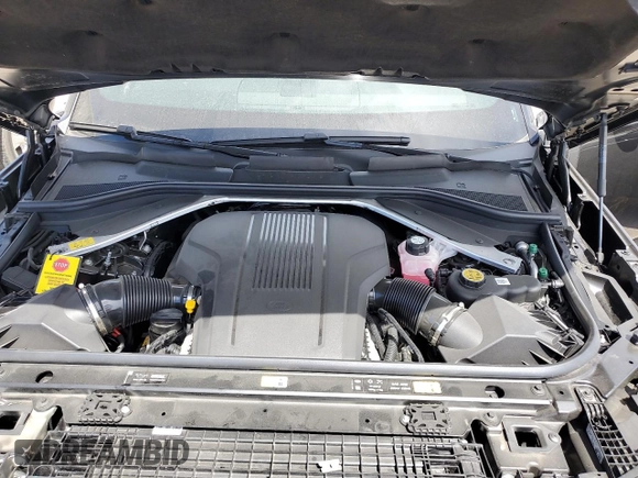 2024 Land Rover Range Rover SE z VIN SALKP9E93RA201584, wystawiony jako Copart lot #56042324 z przebiegiem 4 572 mil mil oraz Szkoda całkowita • Salvage title. Historia ofert i sprzedaży dostępna na DreamBid. Obrazek 13.