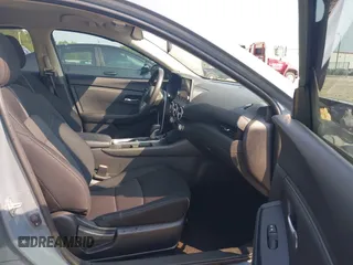 2024 Nissan Sentra SV z VIN 3N1AB8CV1RY221780, wystawiony jako IAAI lot #42405858 z przebiegiem 14 391 mil mil oraz . Historia ofert i sprzedaży dostępna na DreamBid. Obrazek 5.