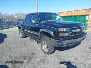 2006 Chevrolet Silverado 1500 LT1 with VIN 2GCEK13T561179306, listed as a IAAI auction lot 41750455 with 136,906 mi miles. Bid and sale history available at carsss.com. Image 1.