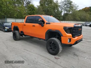 2021 GMC Sierra 3500HD Denali z VIN 1GT49WEY3MF113372, wystawiony jako Copart lot #74920824 z przebiegiem 26 900 mil mil oraz Szkoda całkowita • Salvage title. Historia ofert i sprzedaży dostępna na DreamBid. Obrazek 4.