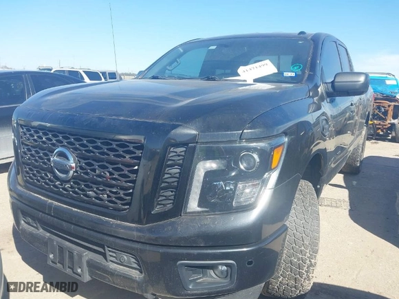 2018 Nissan Titan XD Platinum Reserve with VIN 1N6BA1F44JN522847, listed as a IAAI auction lot 41471499 with 119,124 mi miles. Bid and sale history available at carsss.com. Image 6.