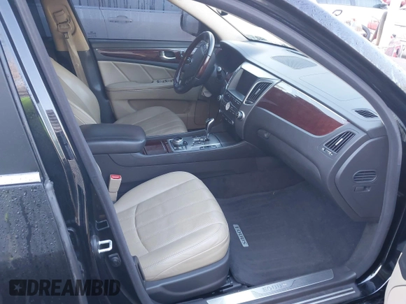 2011 Hyundai Equus Signature z VIN KMHGH4JF9BU038254, wystawiony jako IAAI lot #41521970 z przebiegiem 108 107 mil mil oraz . Historia ofert i sprzedaży dostępna na DreamBid. Obrazek 5.