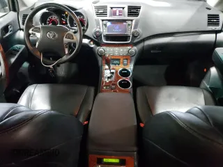 2013 Toyota Highlander Limited z VIN 5TDDK3EH1DS188364, wystawiony jako Copart lot #61165575 z przebiegiem 188 388 mil mil oraz Szkoda całkowita • Salvage title. Historia ofert i sprzedaży dostępna na DreamBid. Obrazek 8.